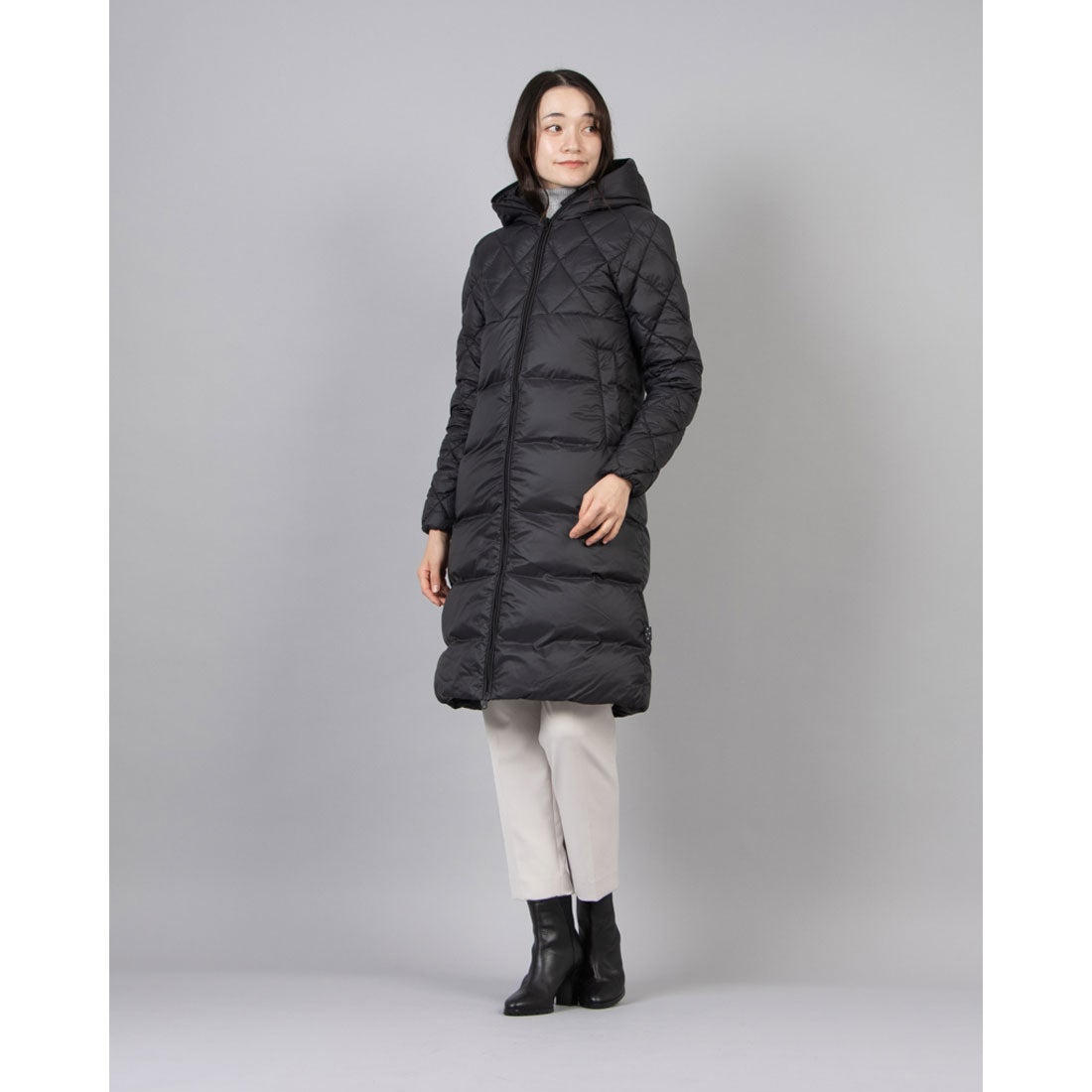 デュベティカ DUVETICA SAQUIDUE black fur-fox / サクイドゥエ （NERO