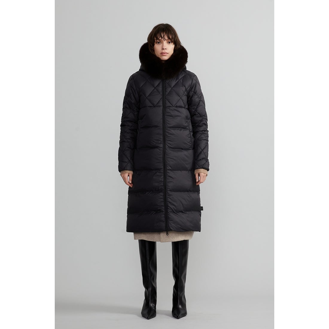 デュベティカ DUVETICA SAQUIDUE black fur-fox / サクイドゥエ （NERO