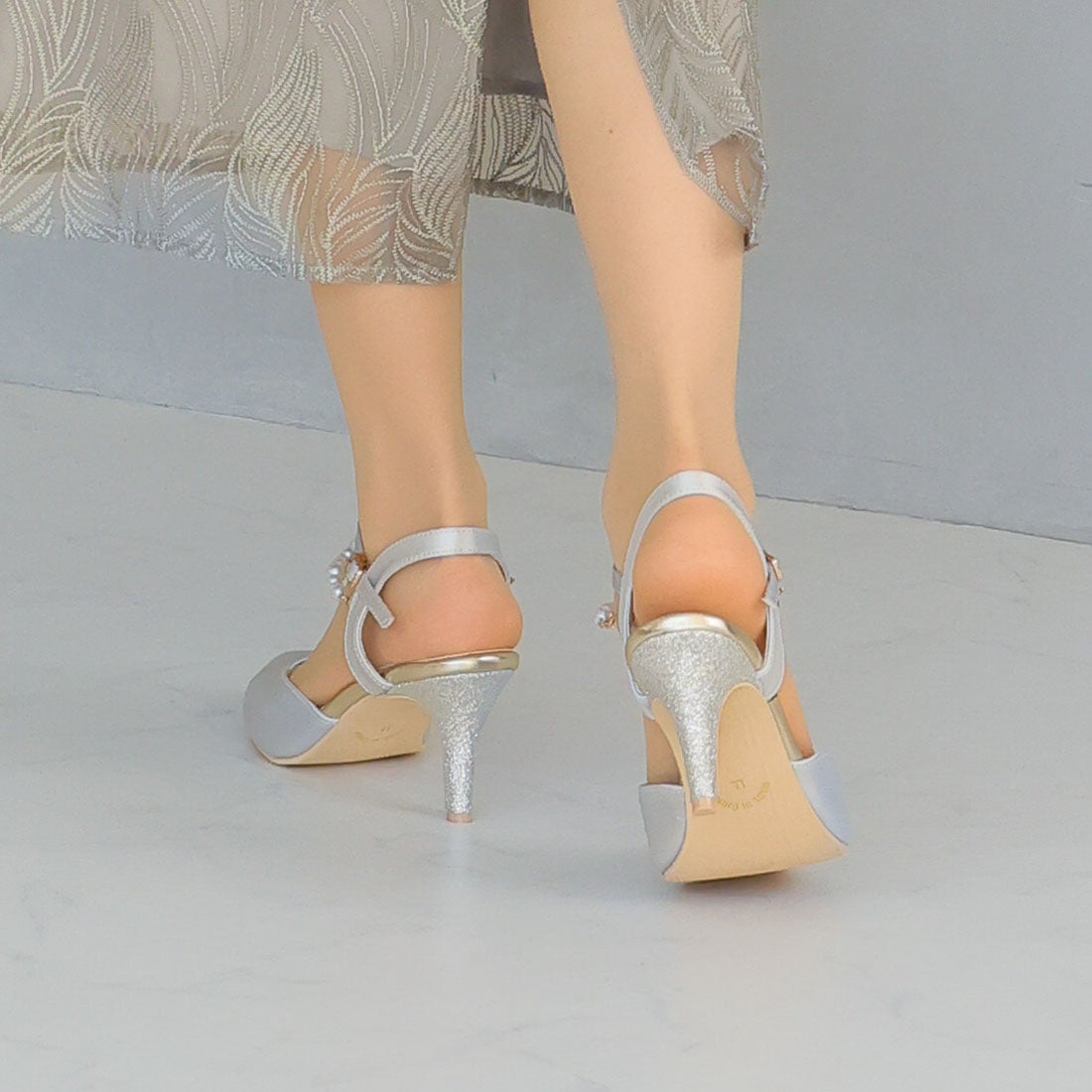 ジュレ Jurer by vivian 2WAYサテンパールストラップパンプス