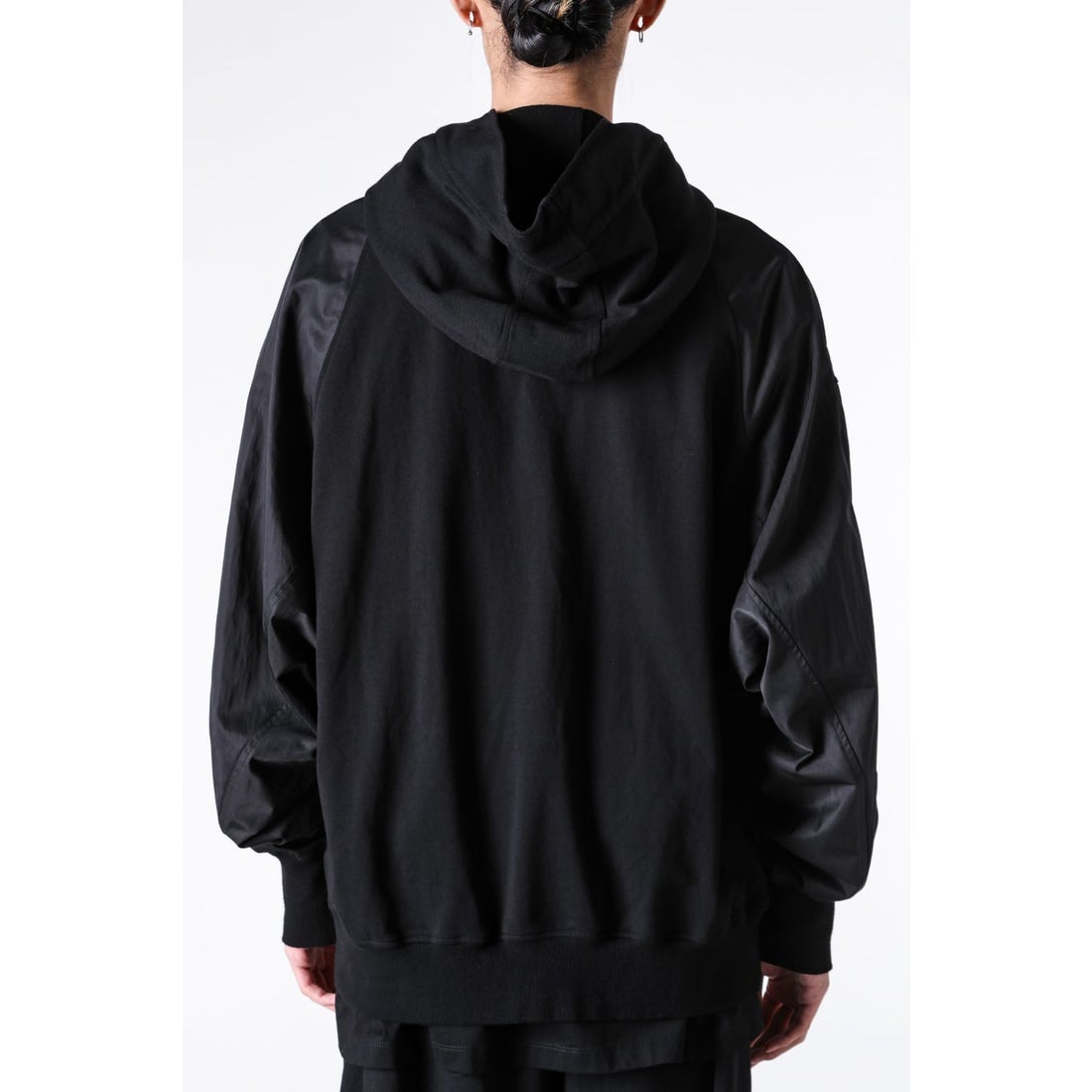 ユリウス JULIUS COTTON SWEAT ZIP Parker （BLACK） -FASCINATE