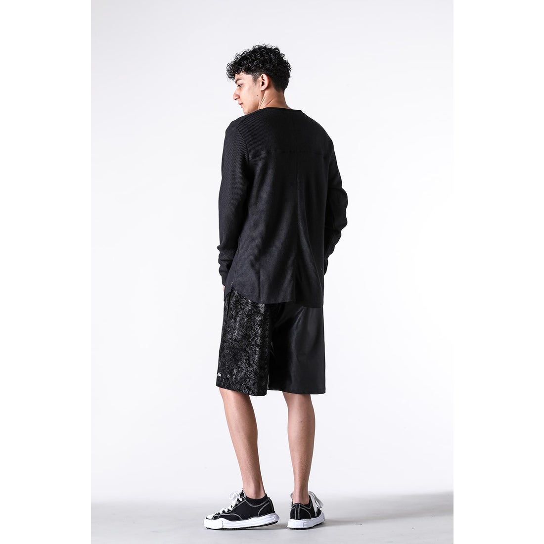 ラストネスト LAST NEST Logo Emb Henry Neck （Black） -FASCINATE