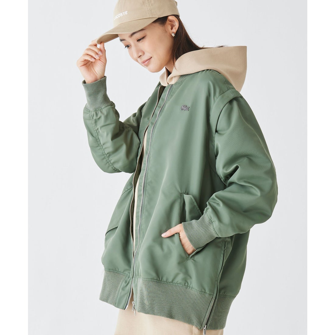 ラコステ LACOSTE デタッチャブルスリーブボンバージャケット（カーキ