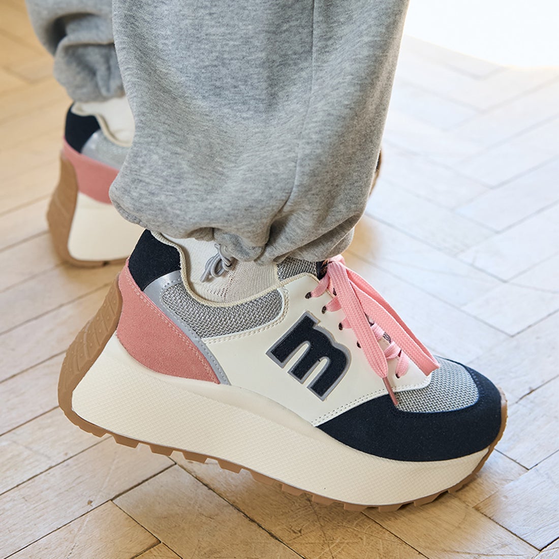 モズ moz ボリュームソールカラフルスニーカー （ネイビー） -waja