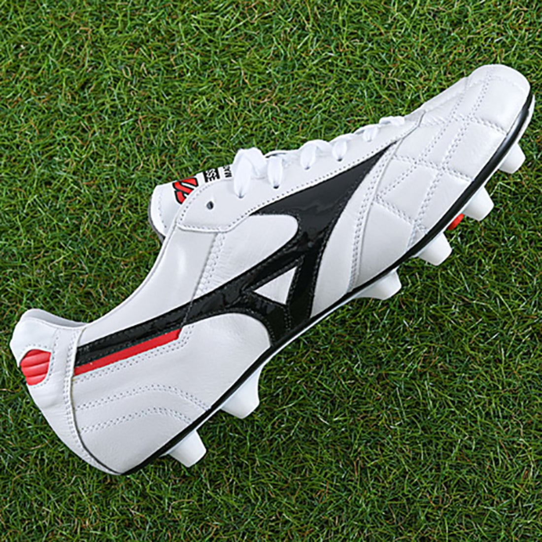 MIZUNO ミズノ モレリア II JAPAN ショートタン/クロスステッチ