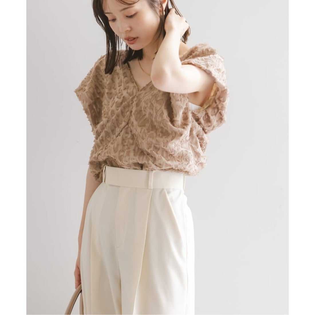 ノーブル NOBLE レオパードジャガードデコルテVブラウス （キャメル