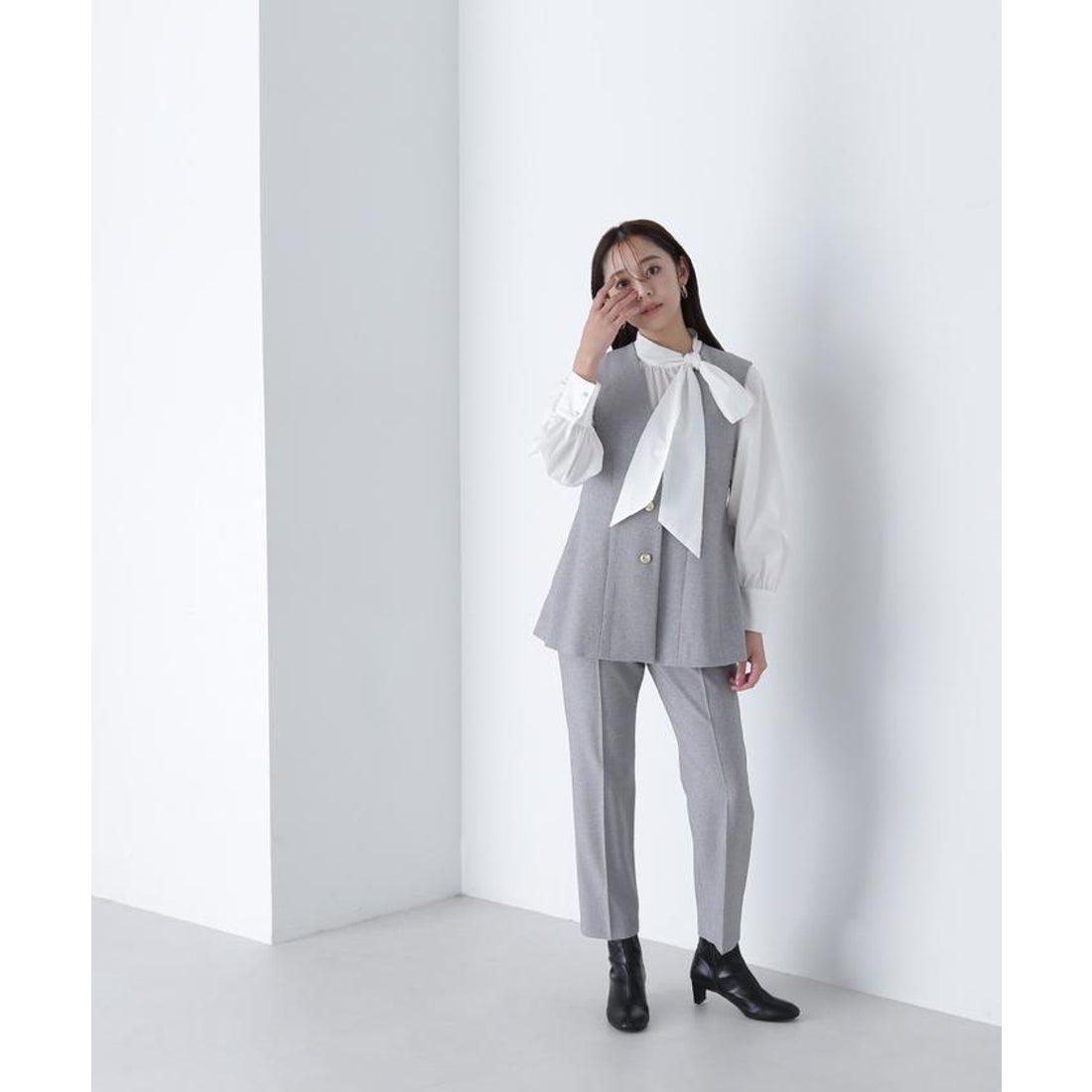 ナチュラルビューティーベーシック NATURAL BEAUTY BASIC ペプラムジレ