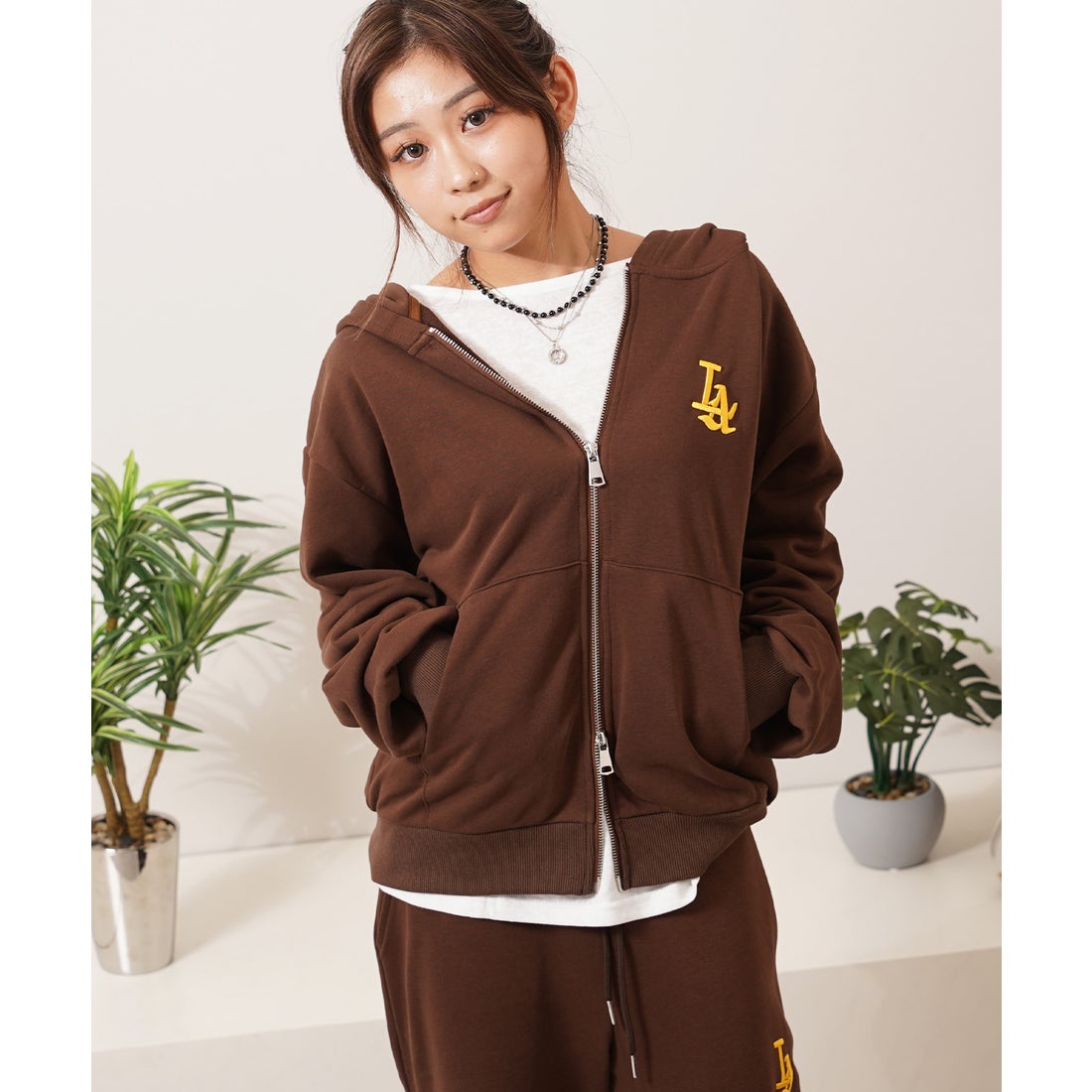 ワンフォークロージング 1111clothing LA ロゴ刺繍 ショート丈 ダブル