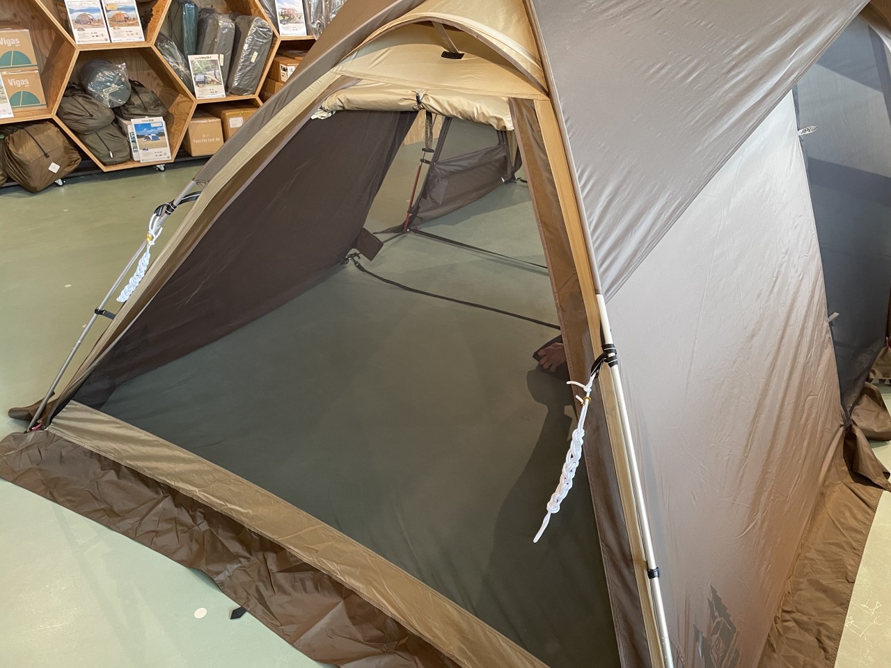 ogawaソロキャンプ用テント「ステイシー」と「ヴィガス」を比較