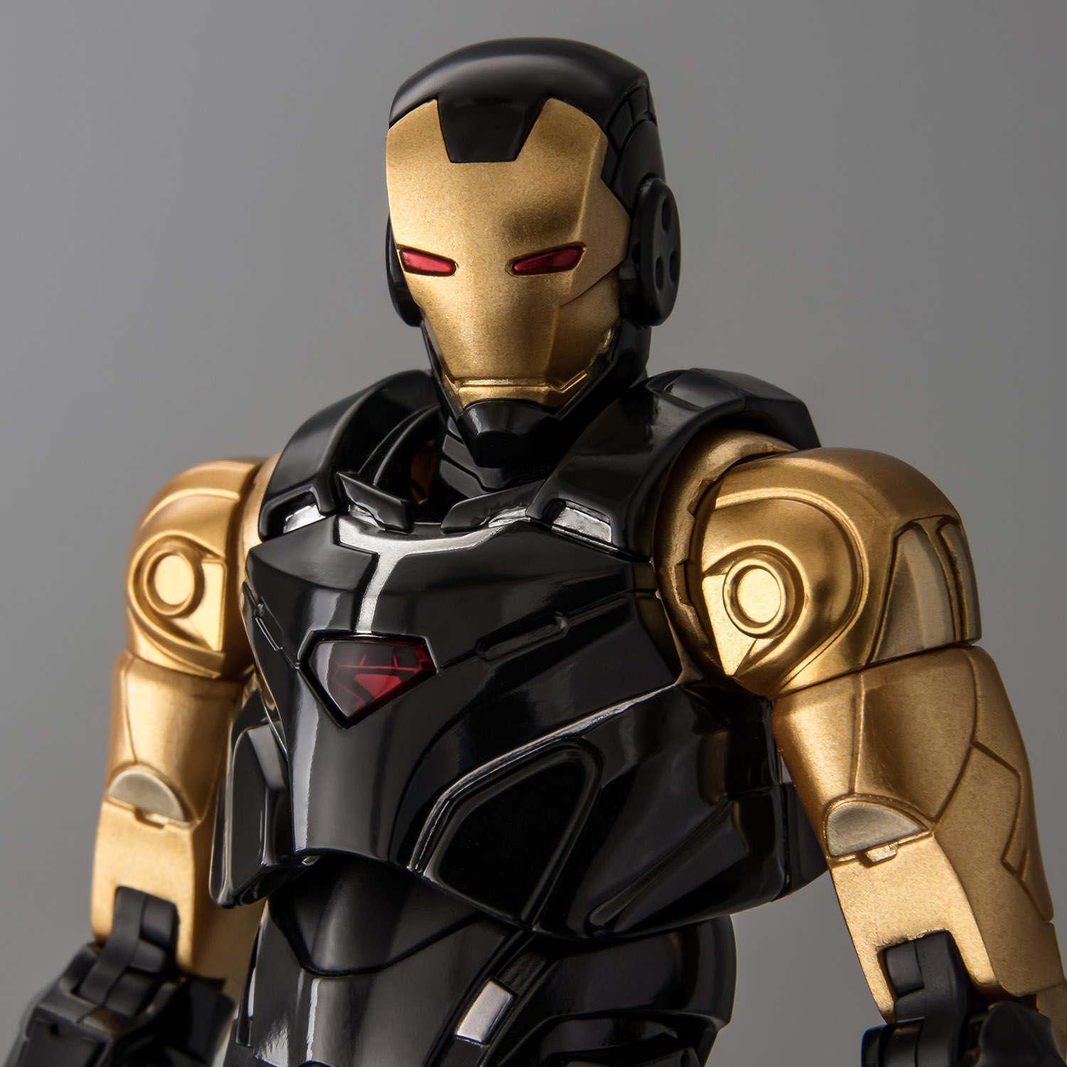 ファイティングアーマー アイアンマン（BLACK LIMITED EDITION