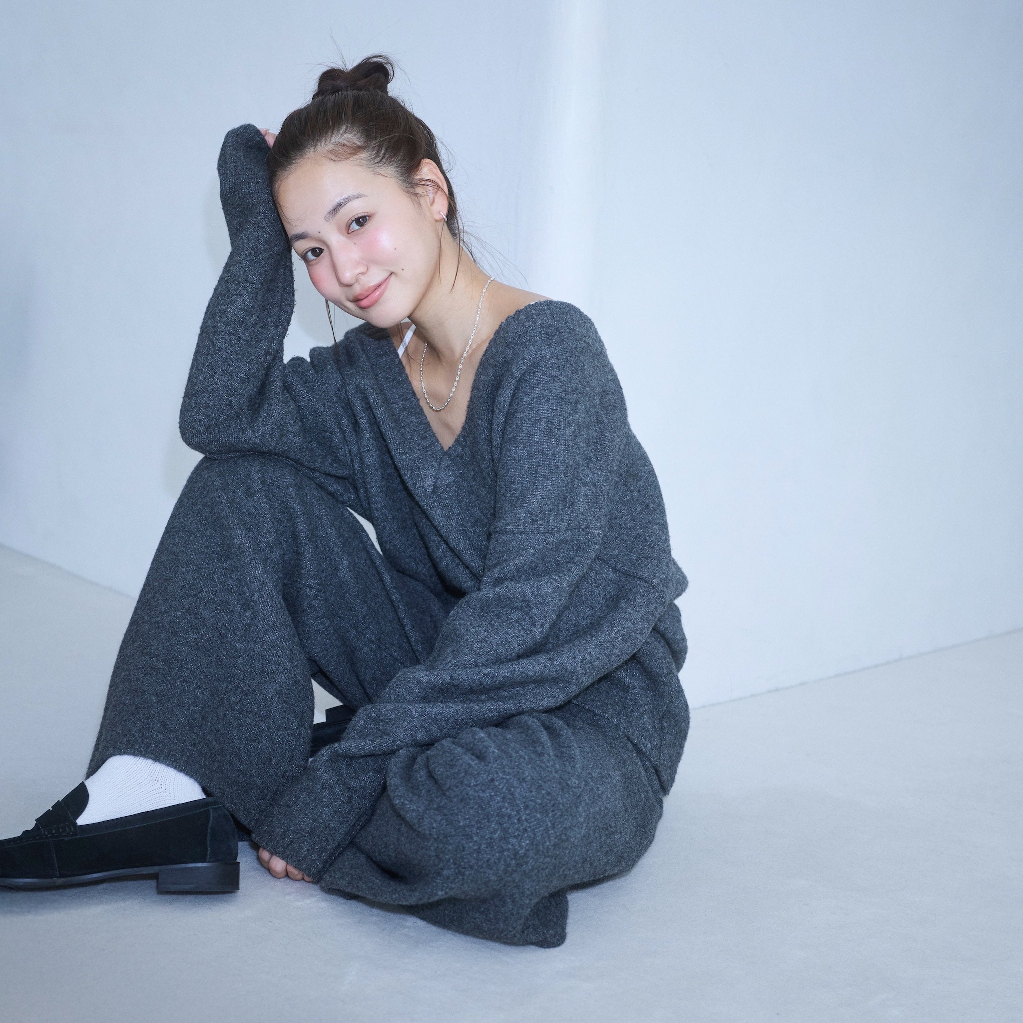 ウールmix Deep Vネックトップス