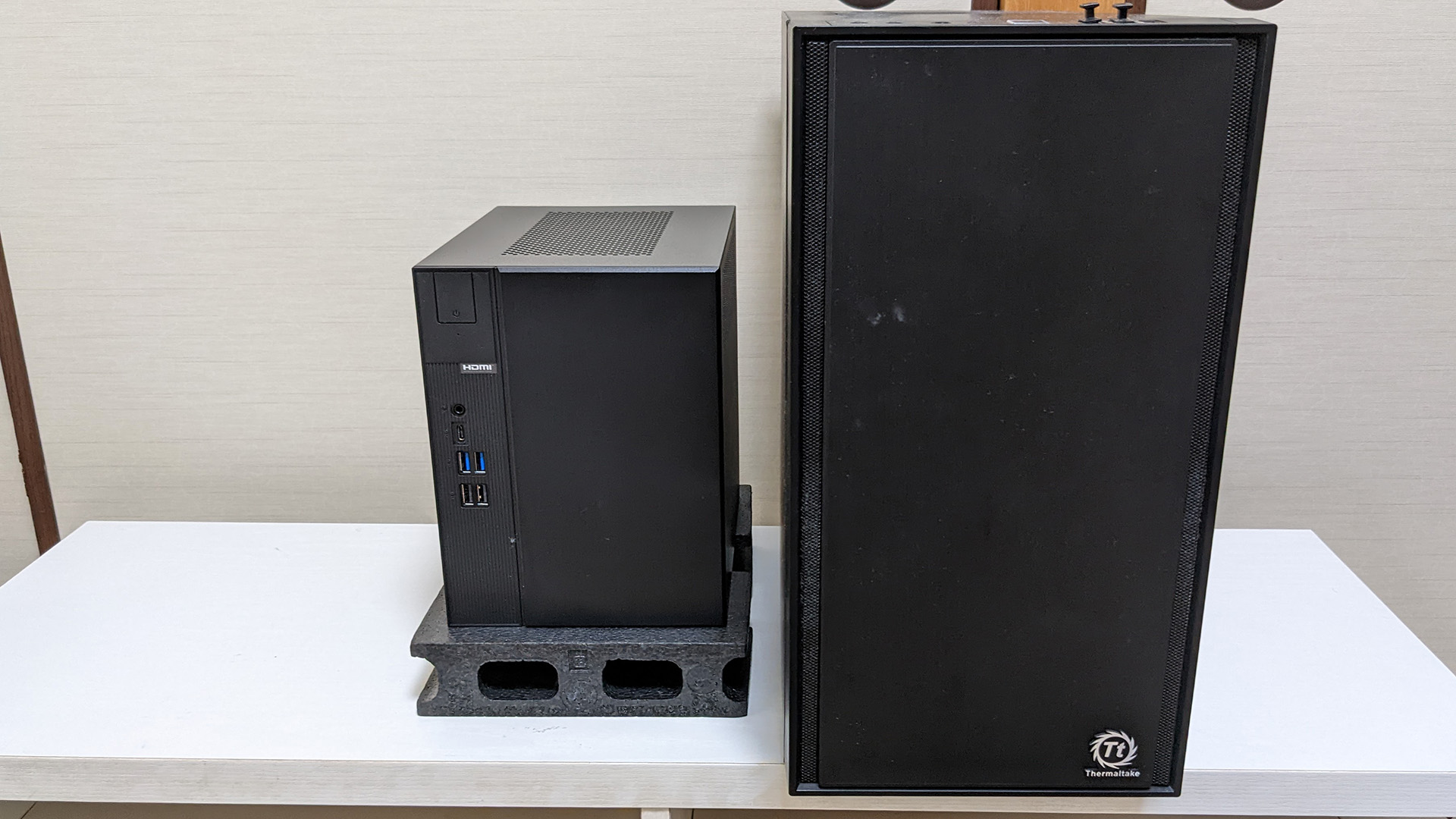 ASRock DeskMeet X300とRyzen5 5600Gで小型PCを作る！デスク上に置ける