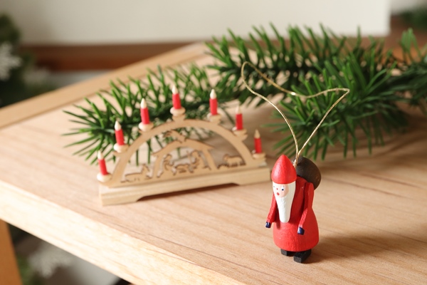 オーナメントサンタ – ドイツ・ザイフェンの木のおもちゃ seiffen