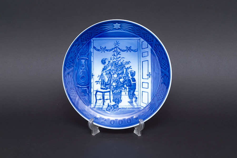 ロイヤル・コペンハーゲン イヤープレート（2000年）『Trimming the