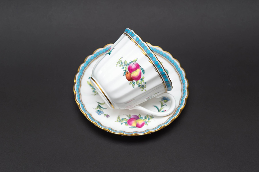 スポード トラップネルスプレイズ ティーカップ＆ソーサー（トール）を