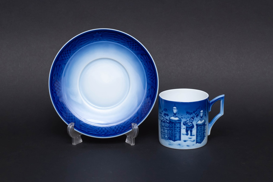 ロイヤル・コペンハーゲン イヤーカップ（2003年）『Seasons Greetings