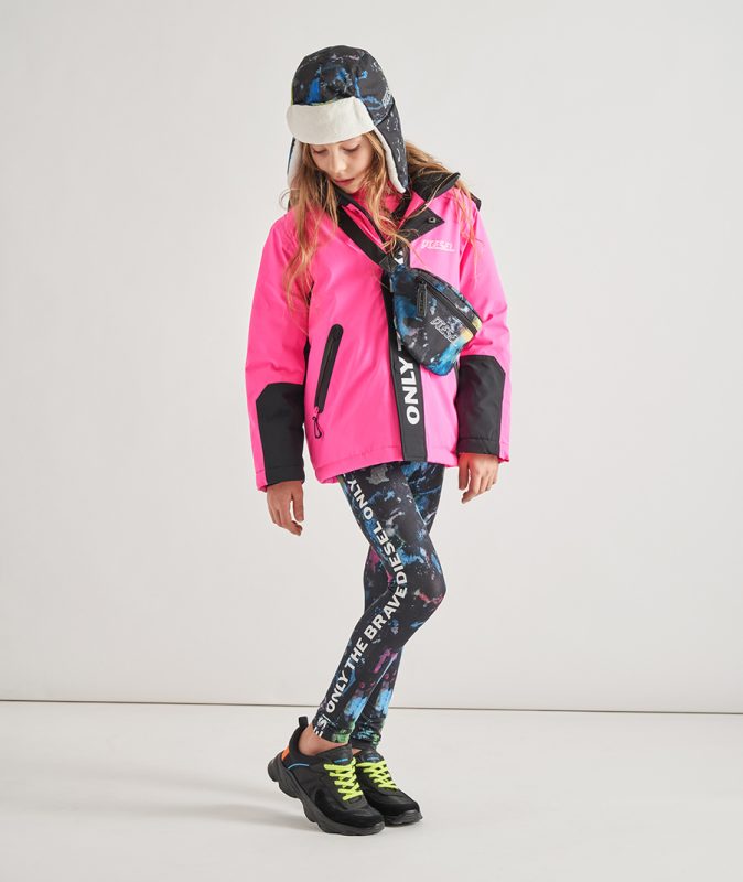 スキーウエアを探すならディーゼル キッズのハイスペックウエアが