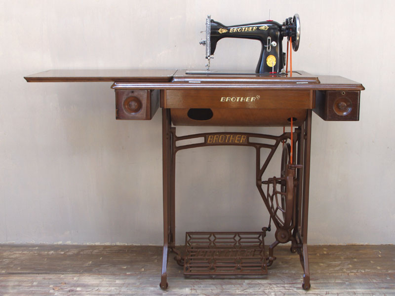 No.163 BROTHER ブラザー製 家庭用足踏みミシン：アンティークミシン