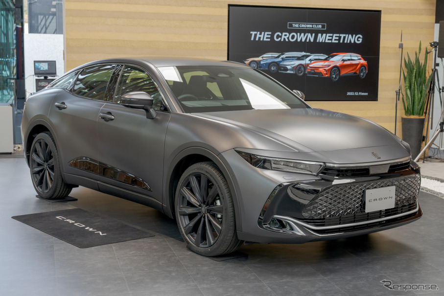 マット塗装きわ立つ！ 「THE CROWN」でのみ購入可能なクラウン特別仕様