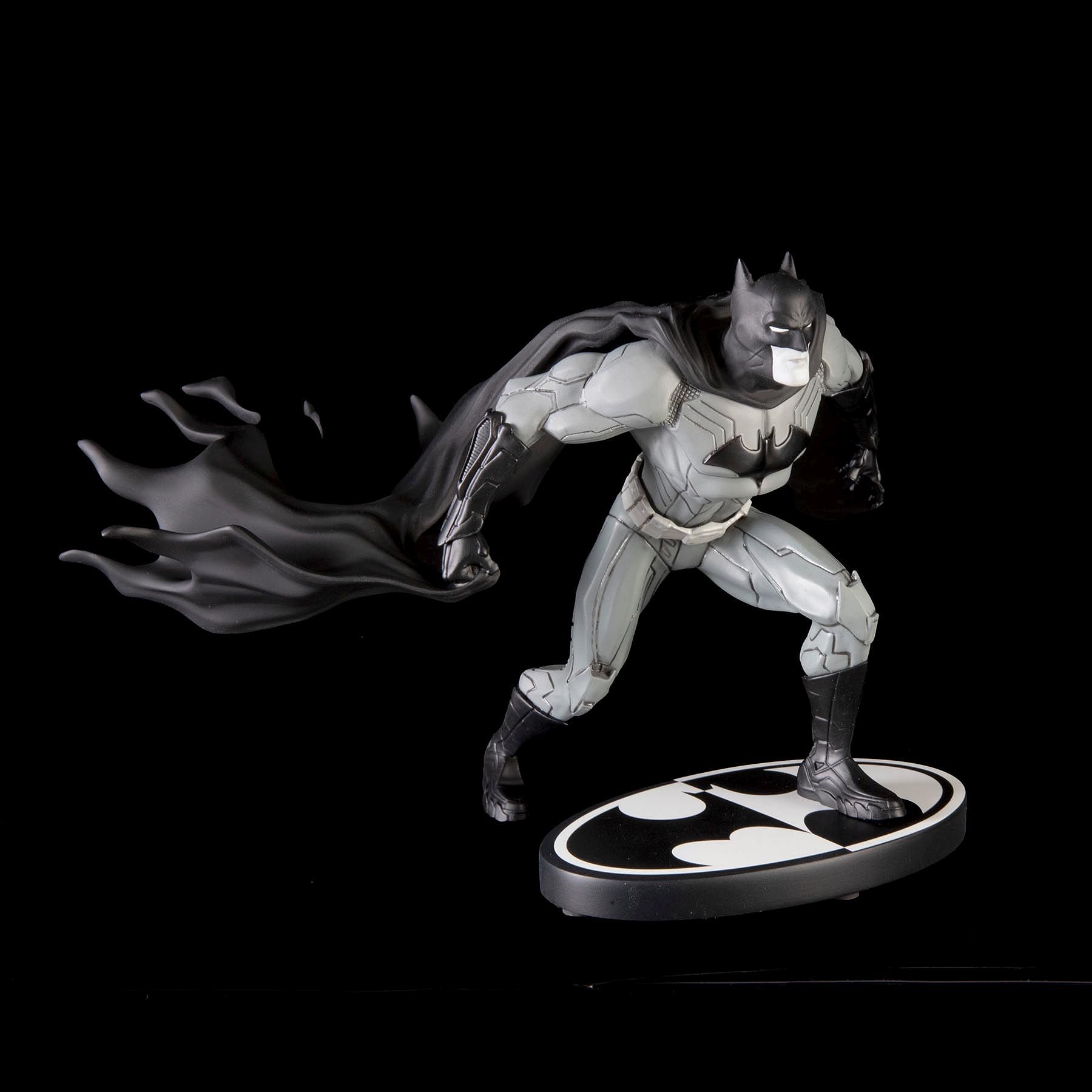 Batman Black & White DC Comics - the New 52. Batman Statue by Jim