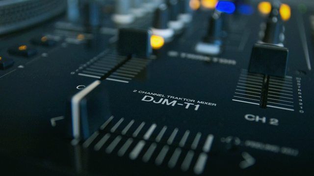Review: Pioneer DJM-T1 Traktor Certified Mixer - DJ TechTools