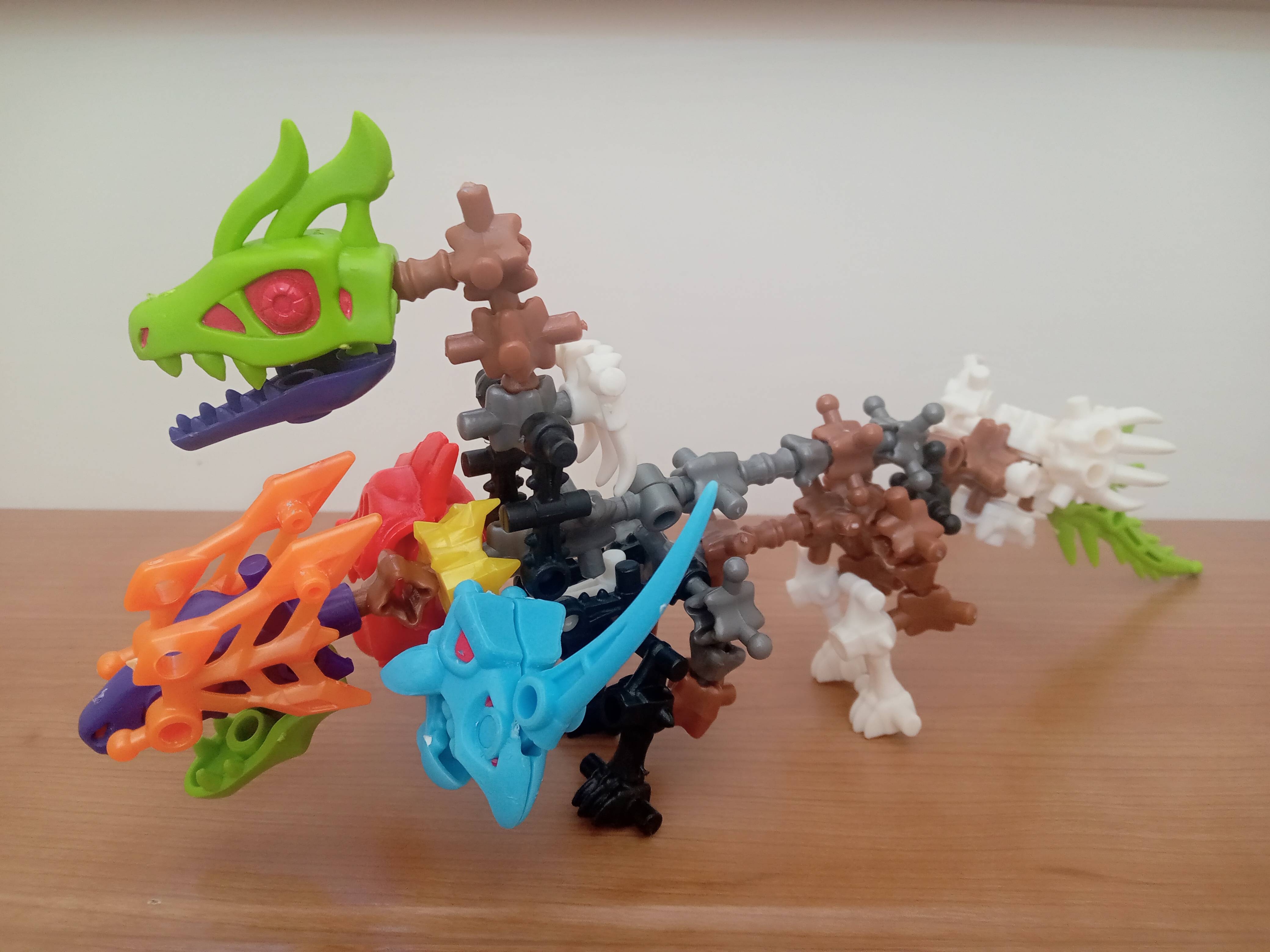 ほねほねケルベロス | カバヤ食品株式会社