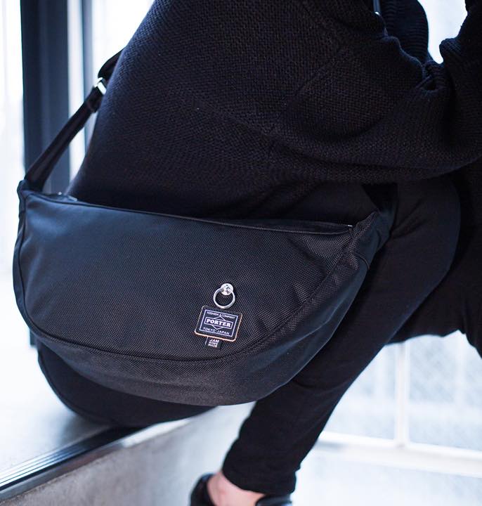バリスティックナイロンのPORTERコラボバッグはデイリーユースに