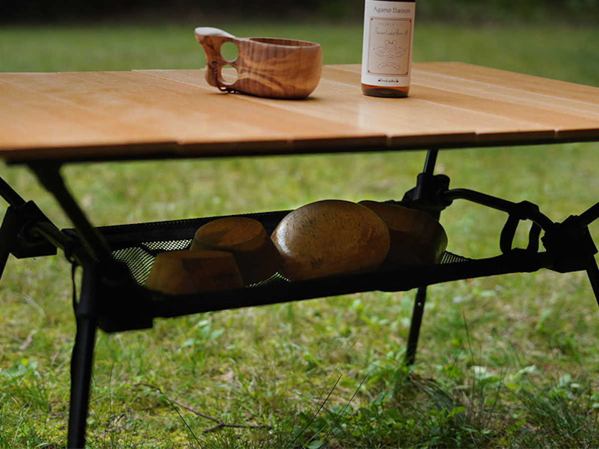 高さ調節3段階で天板下にはモノ置き場も！天然木で雰囲気も◎な