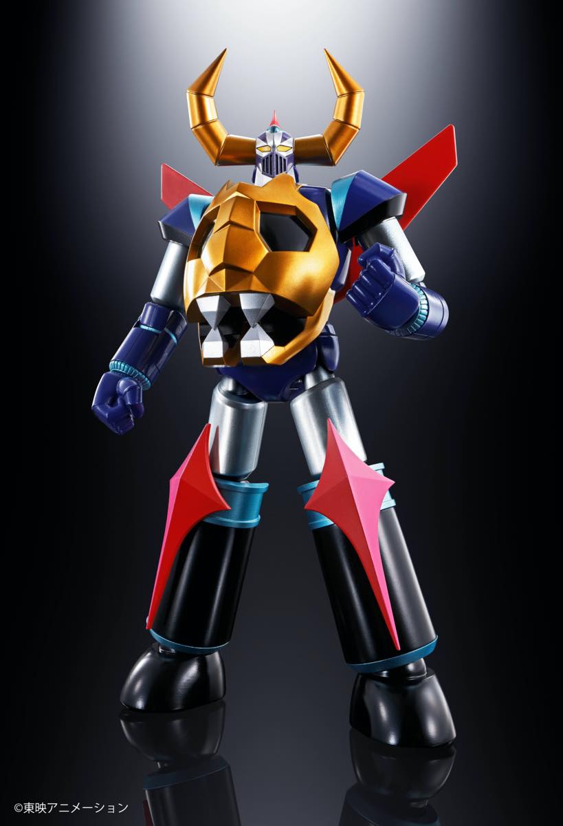 全長約750mmの「大空魔竜」と「ガイキング」がリアルに合体