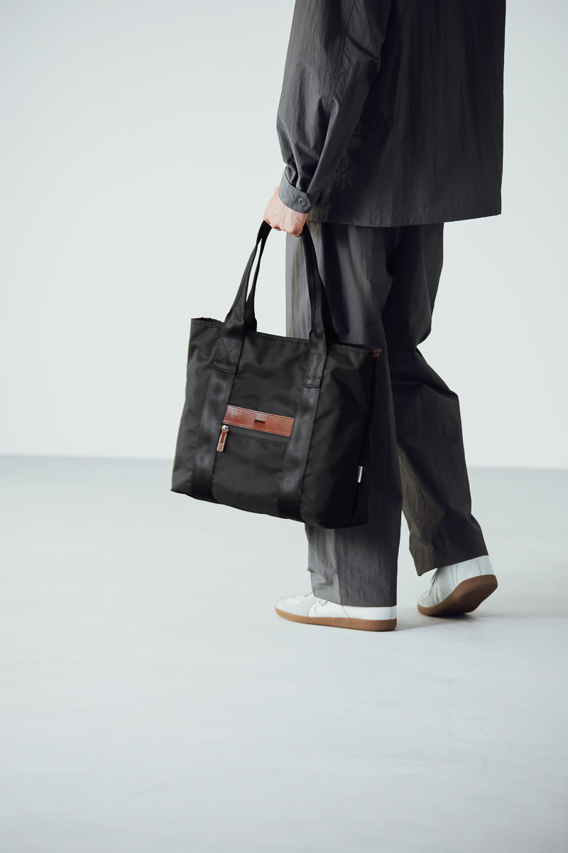 土屋鞄初となるナイロン製バッグシリーズ！しっかり上質さはキープです