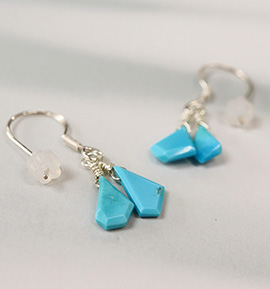 スリーピングビューティー（ターコイズ）のピアス No.5XE-0031-00の