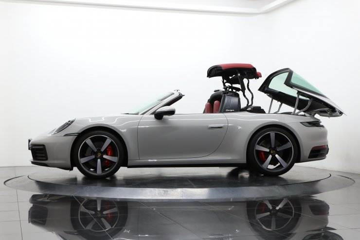 ポルシェ 911(Type992) Targa 4S PDK オプションカラー：クレヨン