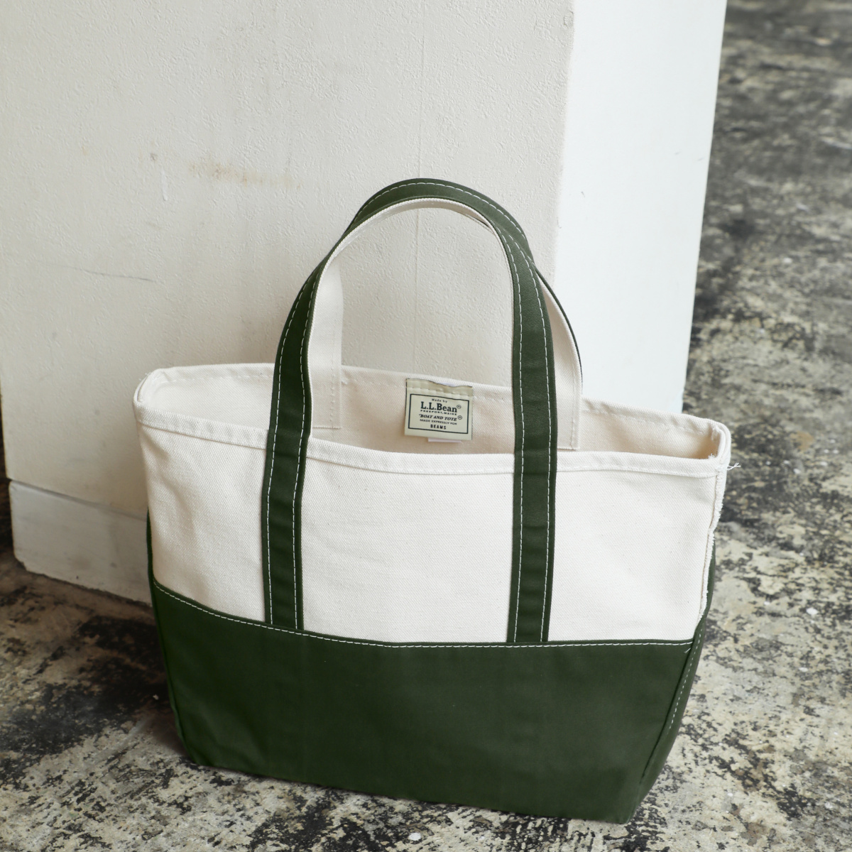 新しいカラーリングで、あのエルエルビーンの定番トートが大変身を遂げ