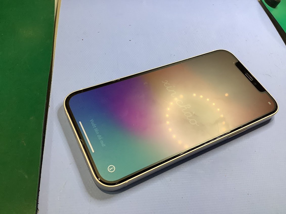 iPhone12Proの画面交換ならデータをそのまま・最短即日修理のスマホ