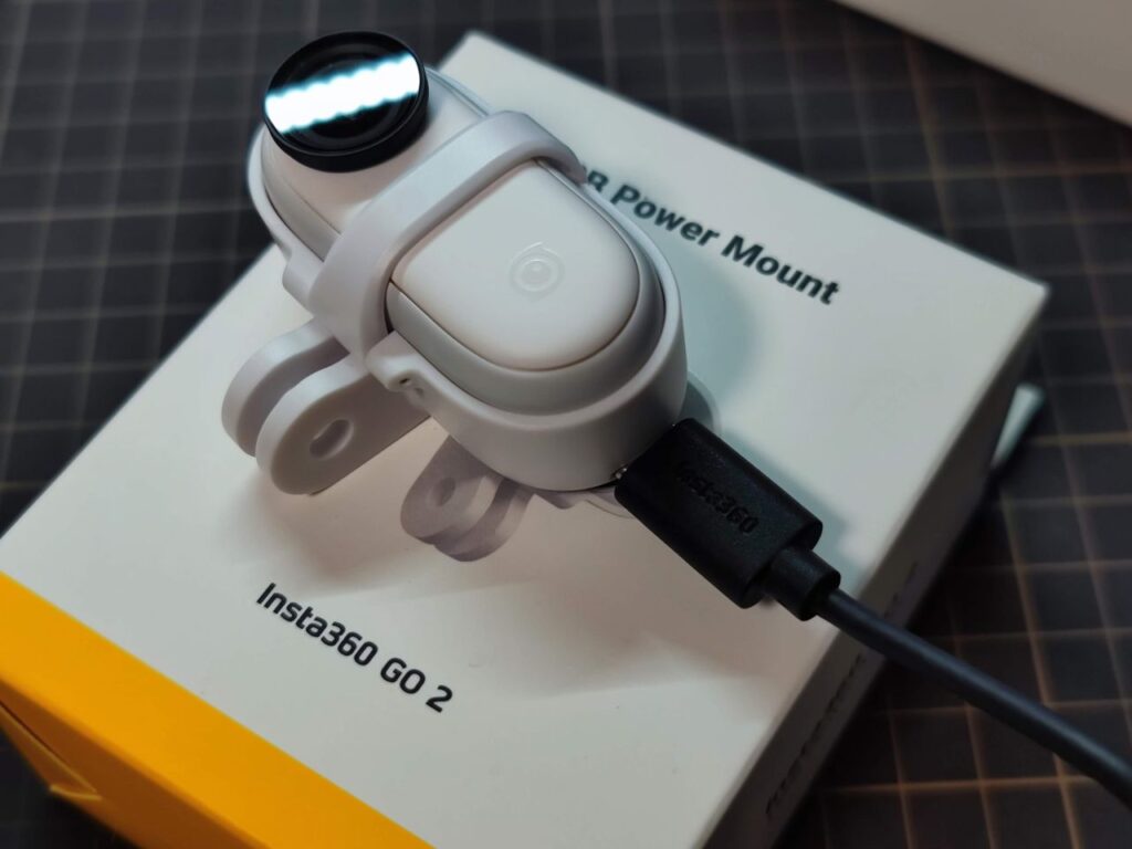 レビュー】Insta360 GO2 USBパワーマウント ～外部電源から給電して