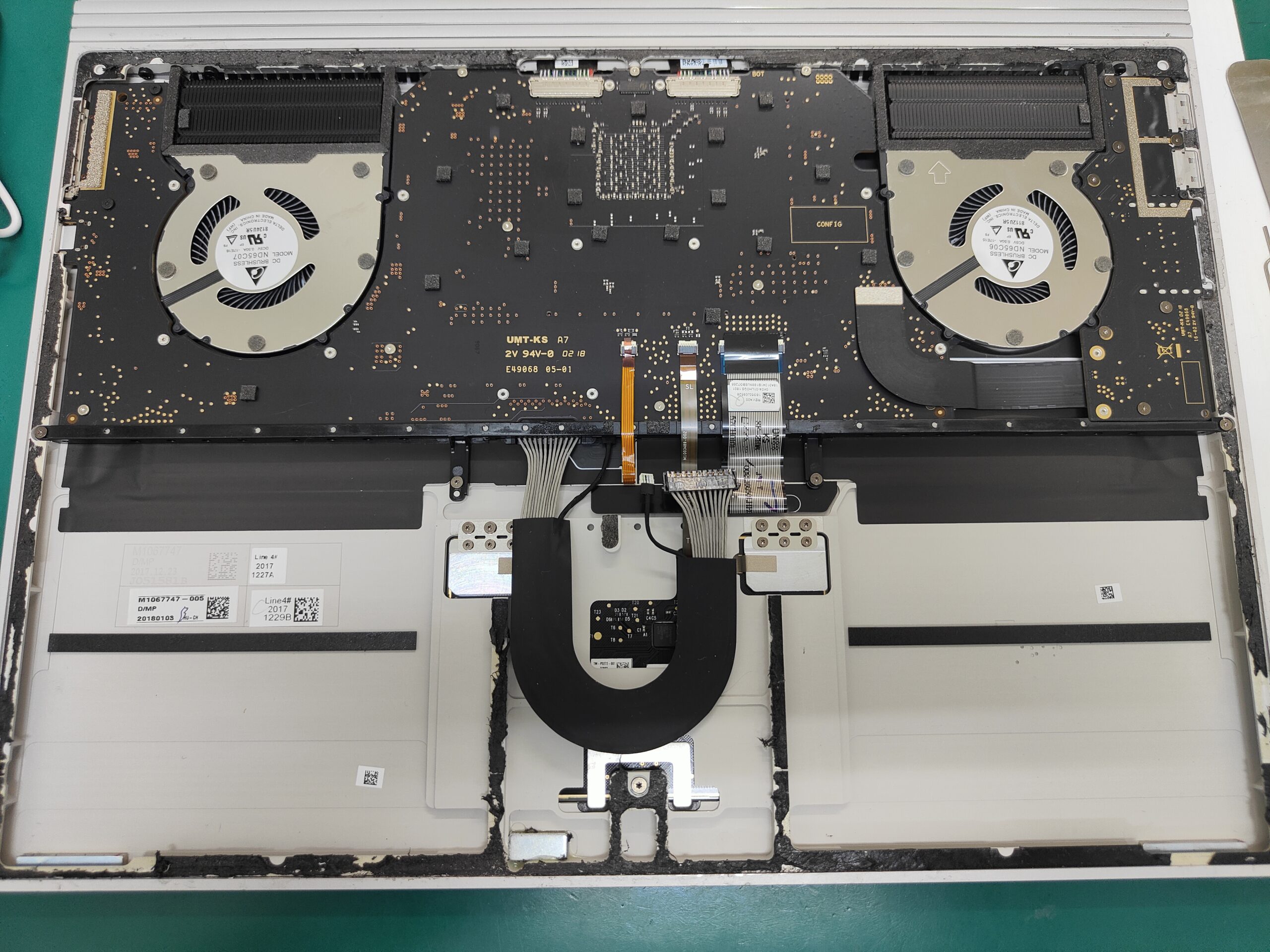 ノートPCのバッテリー交換！ Surface Book2（15インチ）のバッテリー