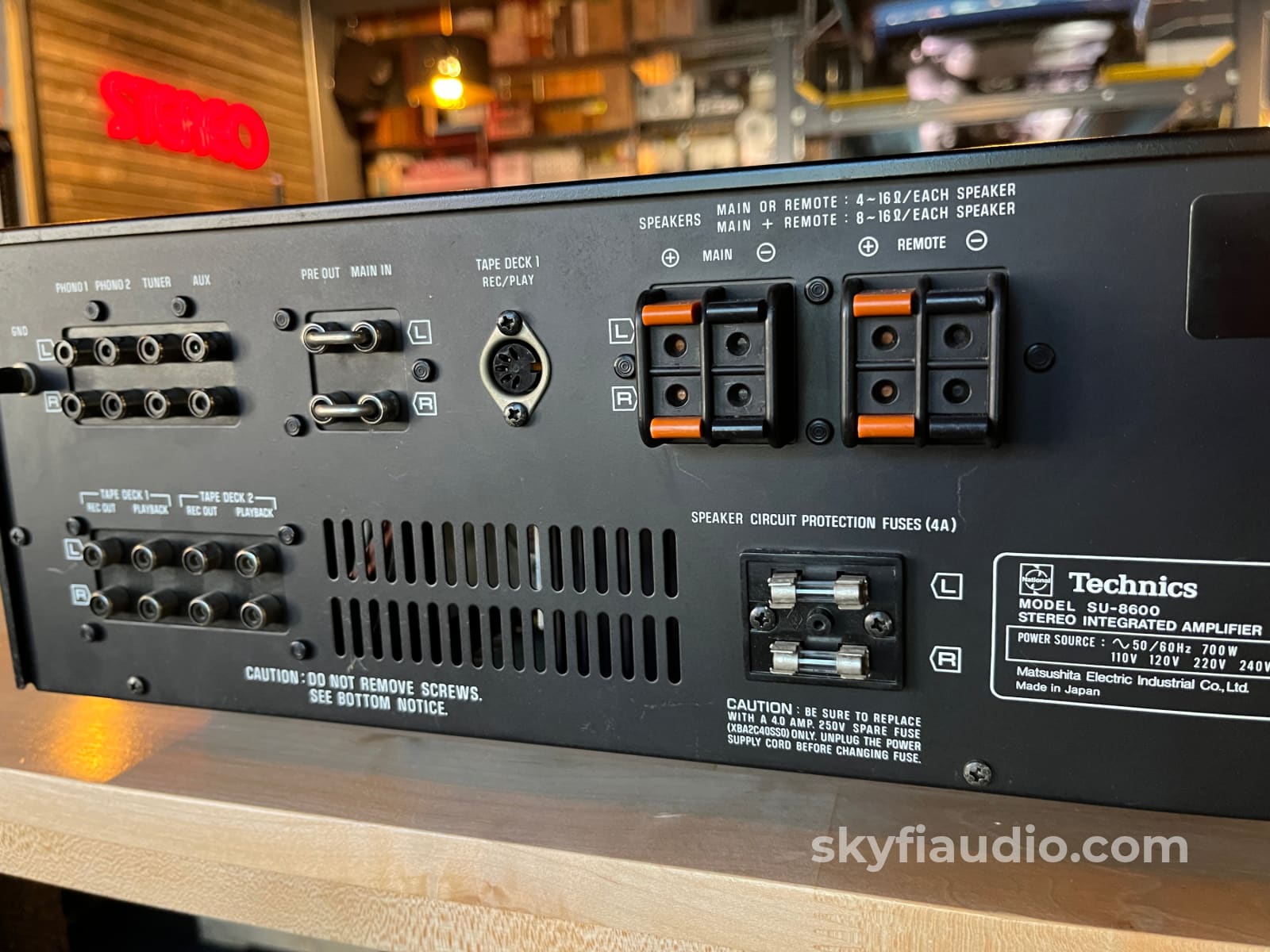 Technics SU-8600 Vintage Integrated Amplifier - Light Service