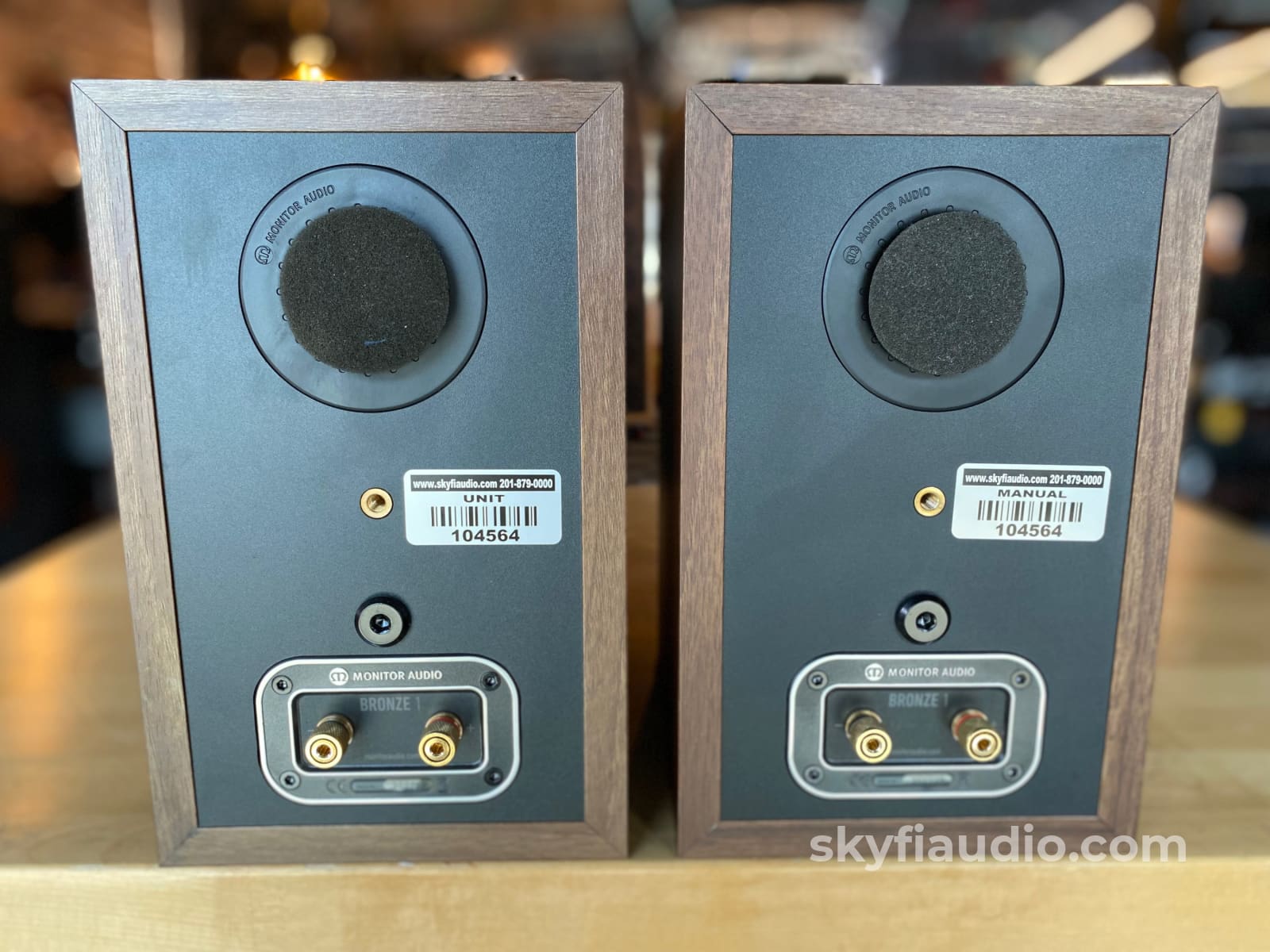 Monitor Audio Bronze 1 Bookshelf Speakers in Dark Wood, Minty