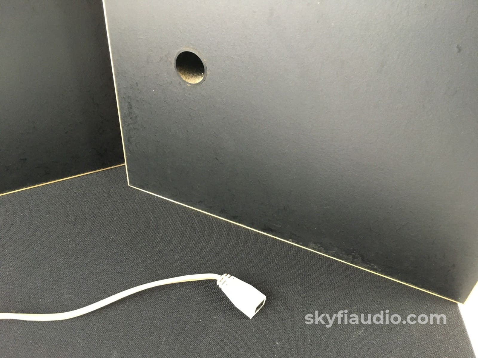 B&O (Bang & Olufsen) Beovox S45-2 Speakers