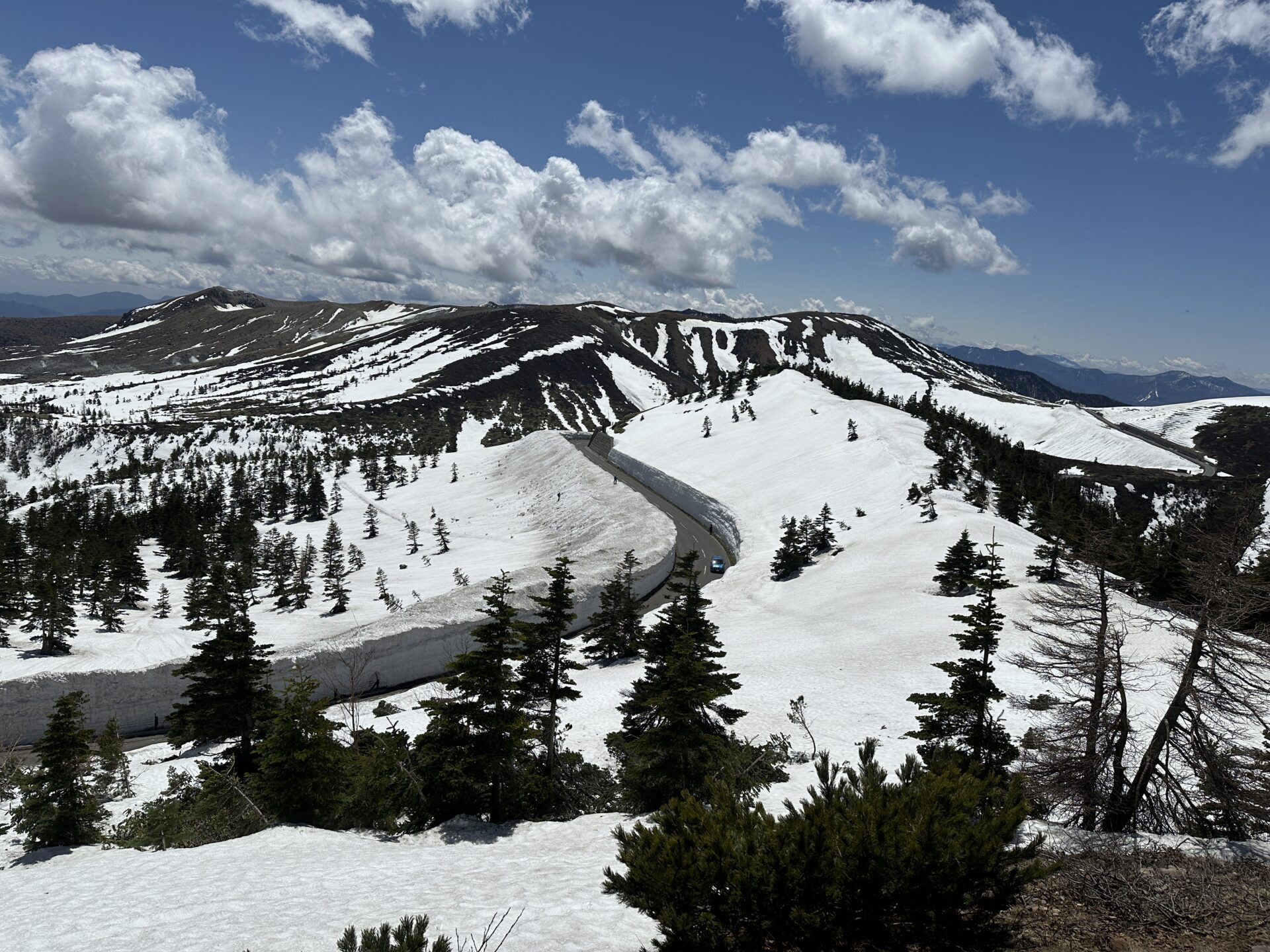 志賀草津高原ルート 雪の回廊の様子 2025年4月24日撮影 – 【公式】草津