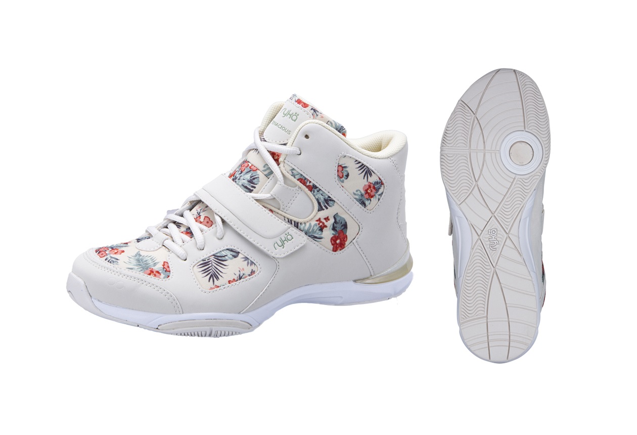 ライカ」から女性のためのダンスフィットネスシューズの新製品