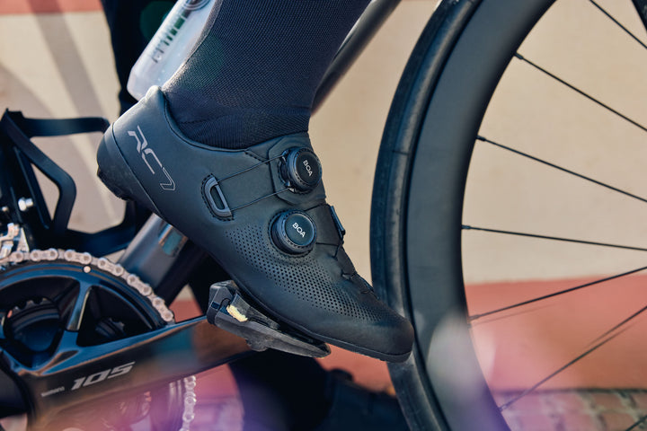 SH-RC703 - カーボンミッドソール搭載ロードシューズ | シマノ公式