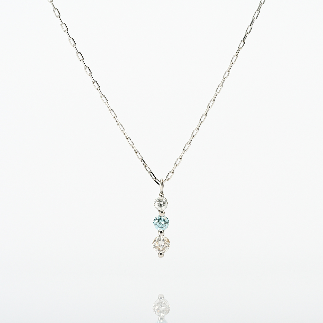 ネックレス プラチナ900 アイスブルーダイヤモンド0.05ct ダイヤモンド