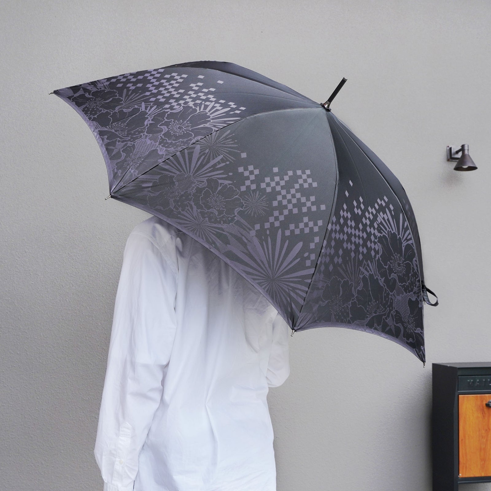 シンプルでおしゃれな長傘！晴雨兼用メンズ傘8本骨65cm(ジャンプ傘)