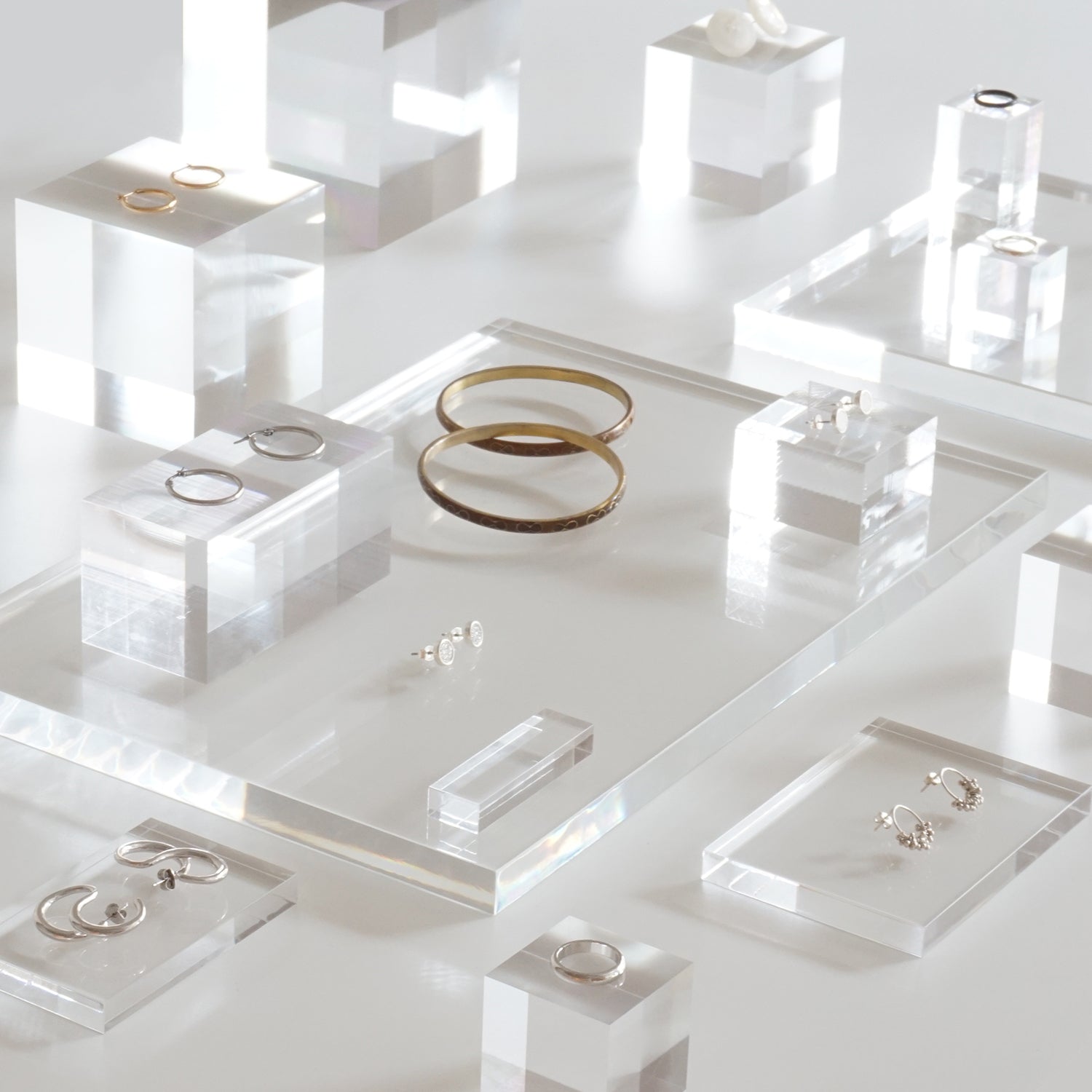 アクリルブロック 30H50｜おしゃれな什器の企画・製造・販売 SHOP COPACK