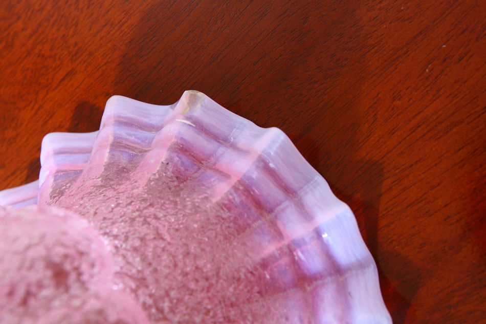 ピンクフレークガラス オパールセントフリルエッジ ランプシェード