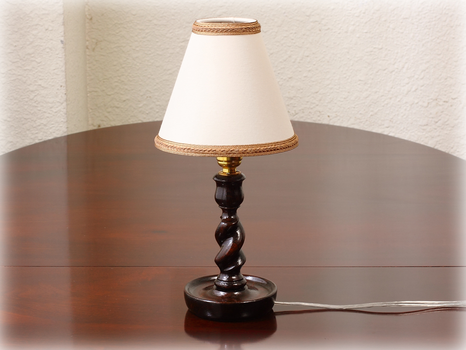 クリップシェード付きツイストミニテーブルランプ｜アンティーク家具