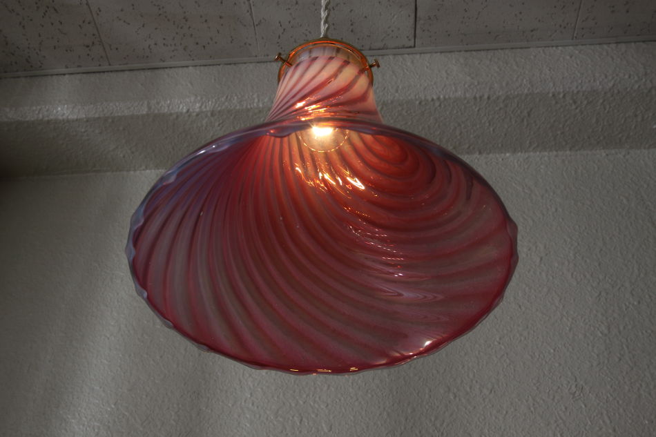 フェントンFenton クランベリー/オパールセント ガラスランプシェード