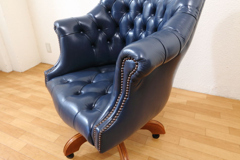 チェスターフィールド ロイヤルブルーレザー ディレクターズ