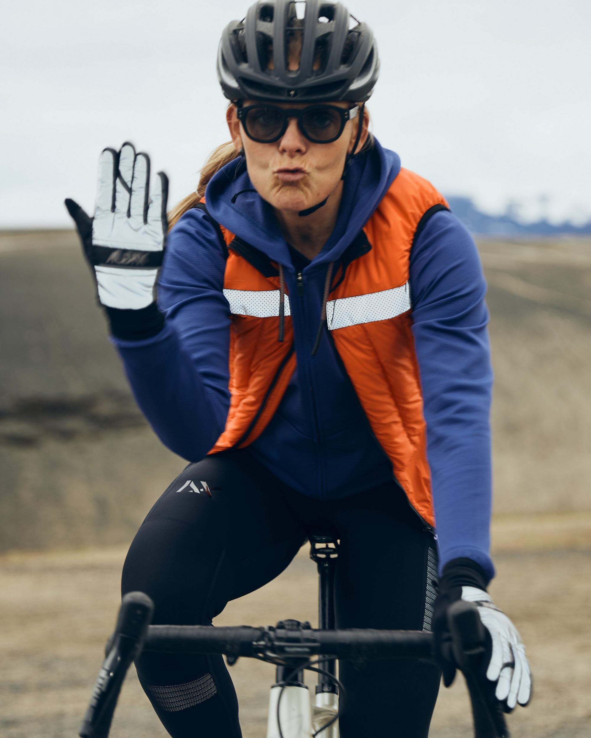 Café Du Cycliste Maya Insulated Packable Cycling Gilet in Neon