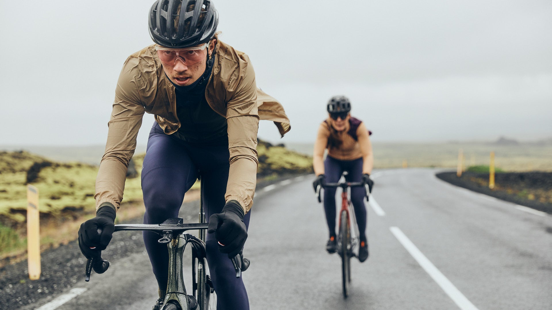 Café Du Cycliste Petra Superlight Cycling Jacket in Dark Gold for